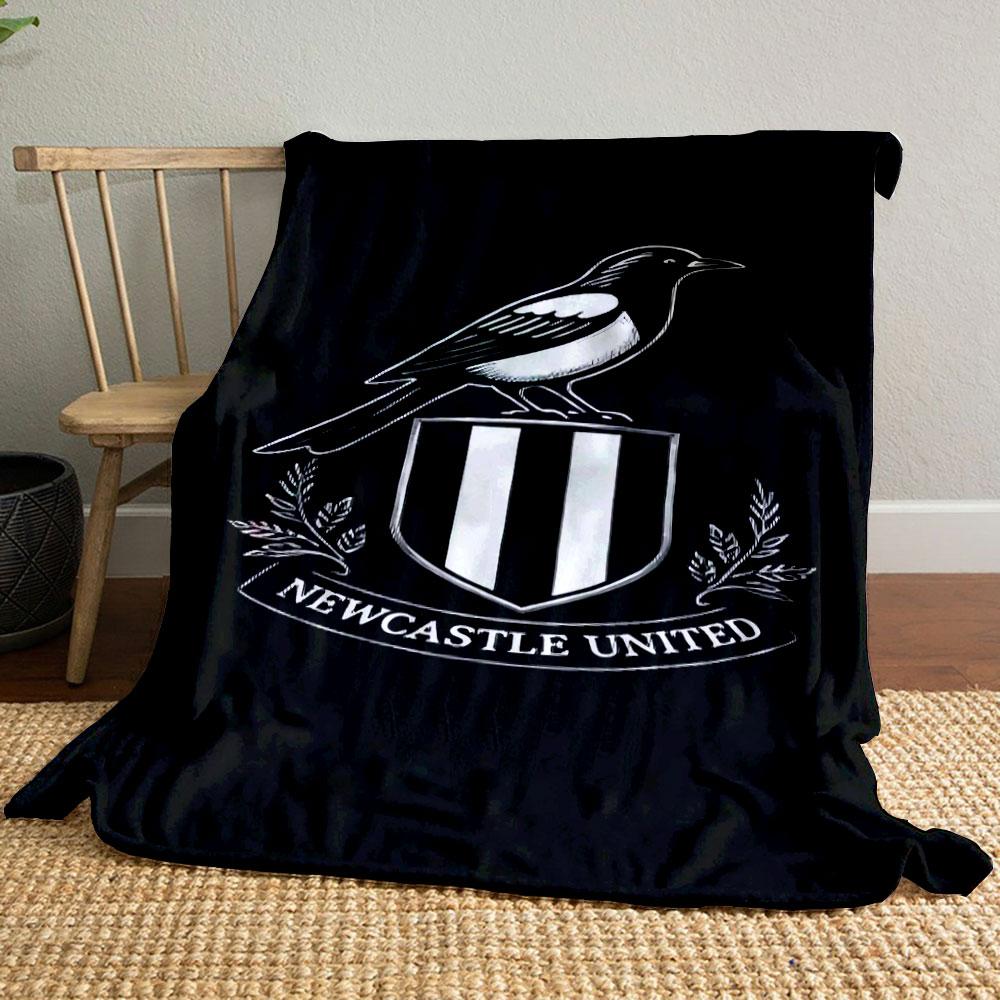 Newcastle United Logo Design Patterned blanket, flannel, suitable for all seasons, home decor, warm and cozy