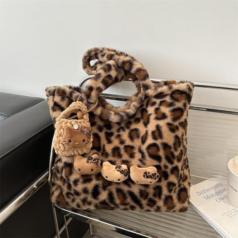 Autumn and winter new plush leopard print tote bag, fluffy large-capacity shoulder bag, autumn and winter cute lazy wind armpit bag