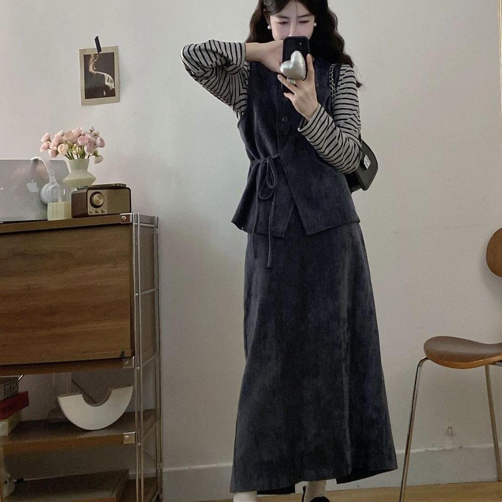 Plus Size Autumn Retro Vest and Slimming Skirt Three-Piece Set for Women