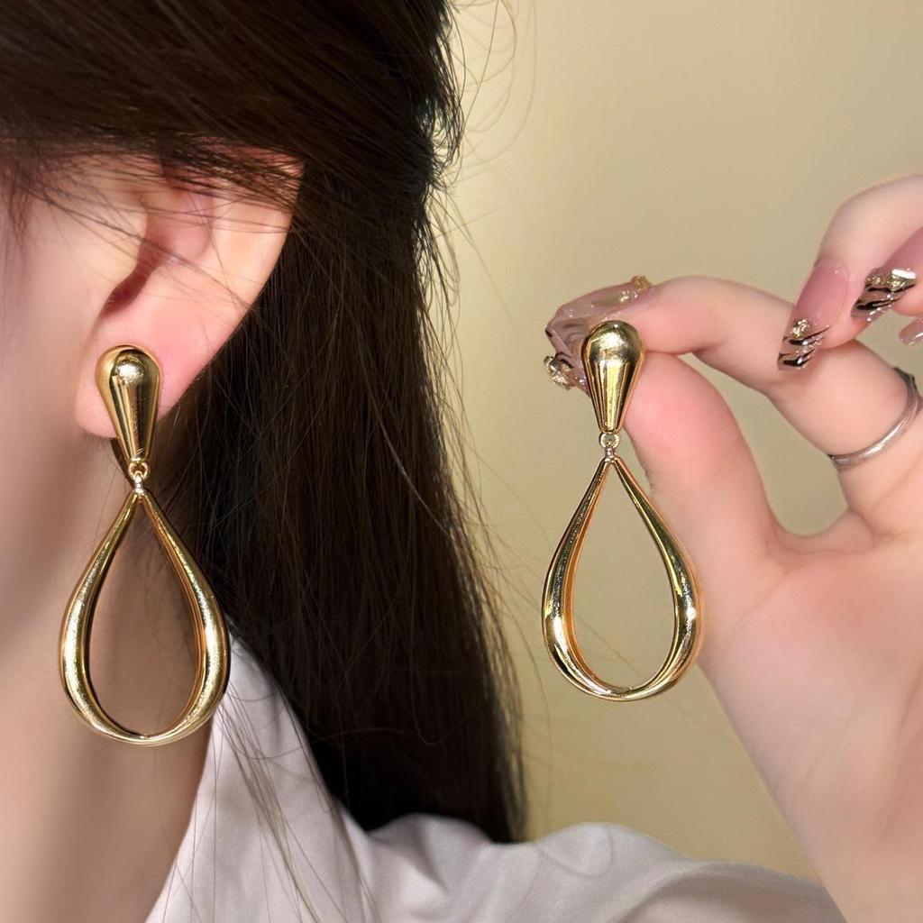 S925 Silver Needle Large Hoop Earrings - Japanese & Korean Style, Fashionable & Versatile, Celebrity-Inspired.