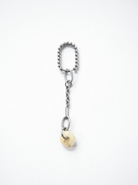 

EVOKY Шарм-кольцо из нефрита_Слоновая кость free