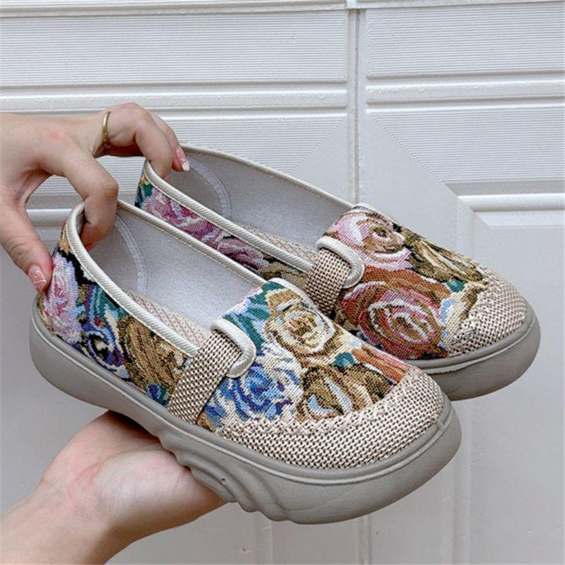 

Новые ленивые ****** и осенние женские туфли на одной педали дышащие удобные подошва из дерьма повседневные старые ******* тканевые туфли льняные туфли для мамы 34