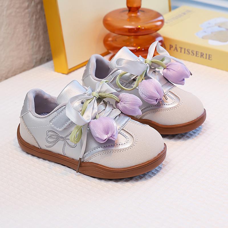 

Кеды Тюльпан для девочек 2025 Осень Новые Детские Кеды для Скейтборда Девочки Немецкие Тренировочные Туфли Бант Повседневная Обувь 23-25 yards, 3 pairs in one hand серебряный