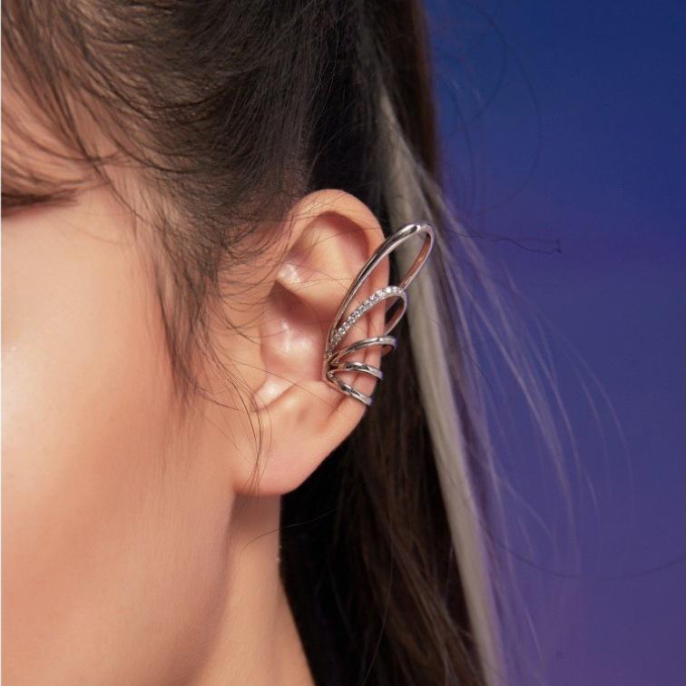 Butterfly Wing Ear Cuff: Stylish & Versatile for Women