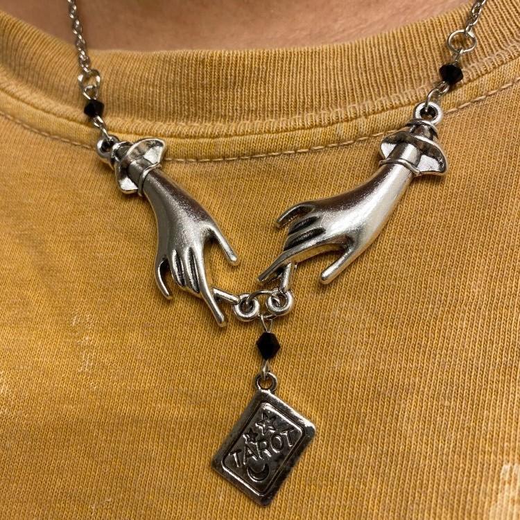Pendentif Main de Sorcière Carte de Tarot Vintage - Charme Lettre Personnalisé Européen Américain Collier