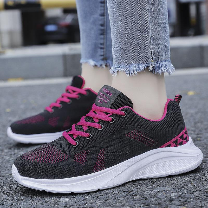 

Sports women s shoes 2025 summer new breathable fly-woven mesh walking shoes for the elderly non-slip and wear-resistant running shoes for women 41