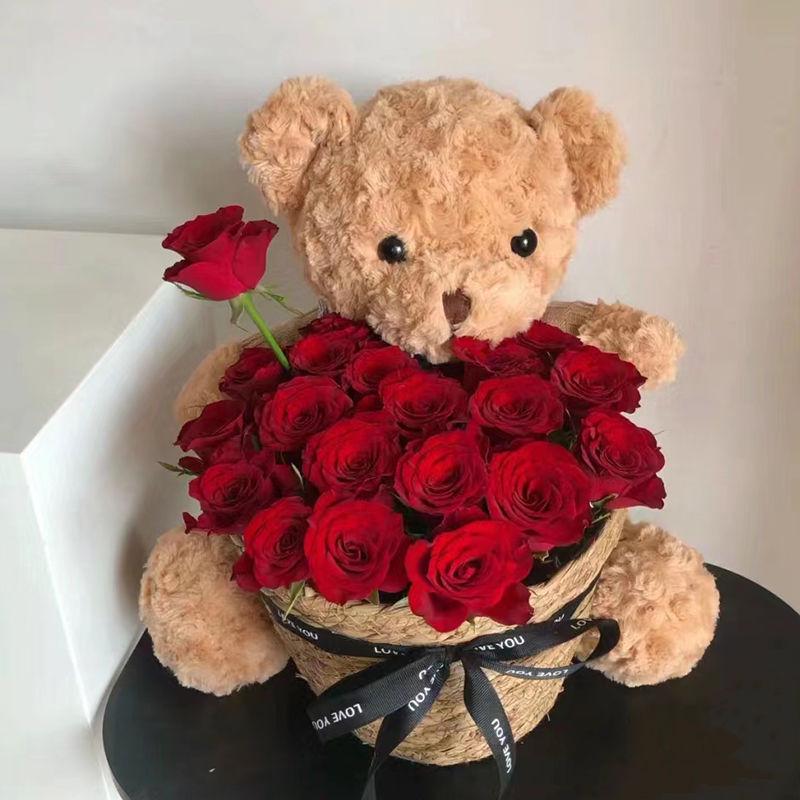 Geburtstagsstrauß: Duftende Seifenblume, Teddybär & Puppe für Freundin oder beste Freundin