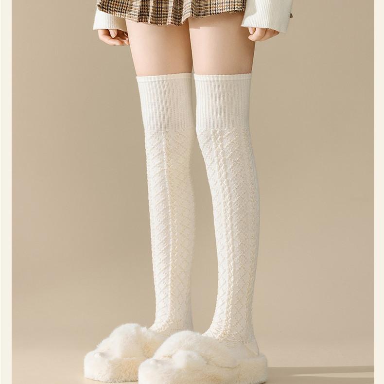 Meias de lã até o joelho para outono e inverno, meias japonesas grossas e quentes de tubo longo, torções de massa frita, meias longas de tubo alto sem pílulas versáteis