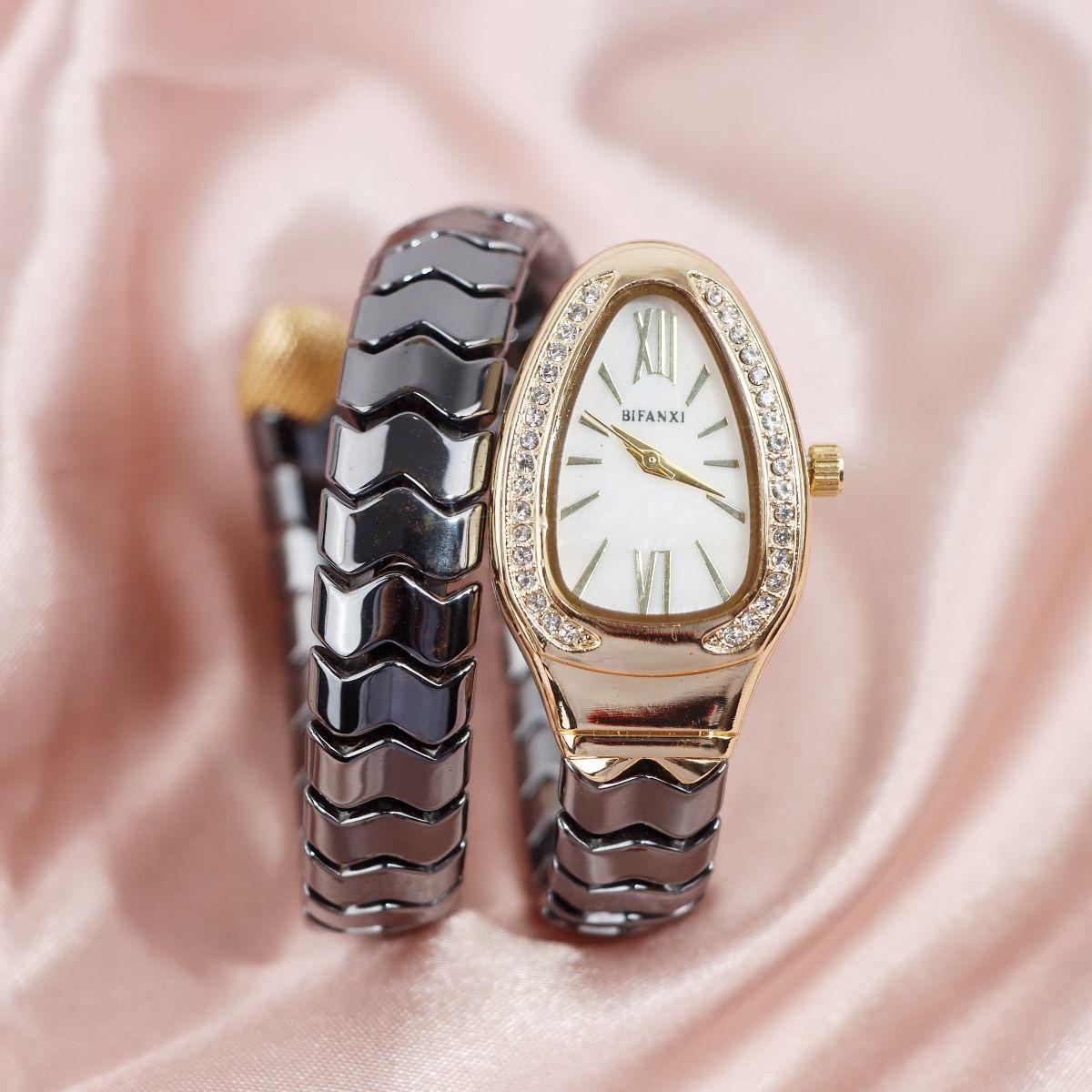 

Модні Чорні Зміїні Гарячі Розпродаж Кварцові Годинники Жіночі Повністю Діамантові Сталевий Ремінець Годинник Для Жінок Блискучий Унікальний Розкішний Годинник Relogio