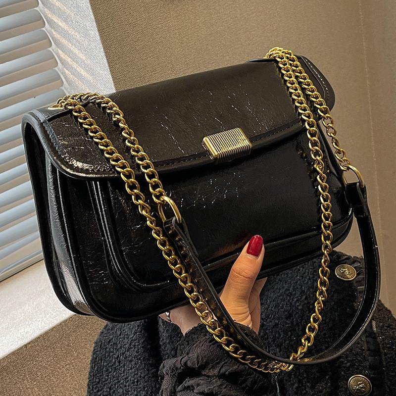 IELGY Versatile Fashion Retro Chain One Shoulder Crossbody Small Square Bag