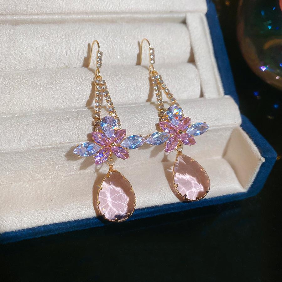 High-End European Style Zirconia Flower Drop Earrings – Luxurious & Unique Fashion Accessory