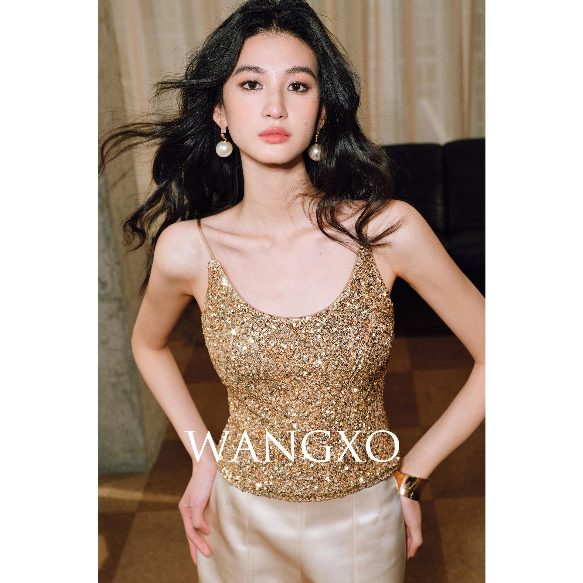 

WANGXO Sparkle Sequin Slim-Fit Two-Tone Camisole - Full Coverage, Hand-Stitched Knit Small