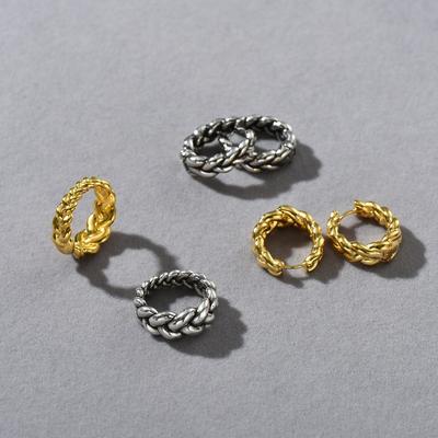 Retro New Twist Circle Ear Buckle Fashion Commuting Must Enter Unique Personality Simple Trend Ring Earrings