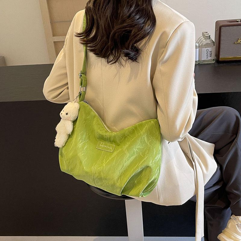 2025 autumn new models, popular this year, large bags, Mori series, versatile commuting sense, velvet, large capacity, lightweight, tote bag tide