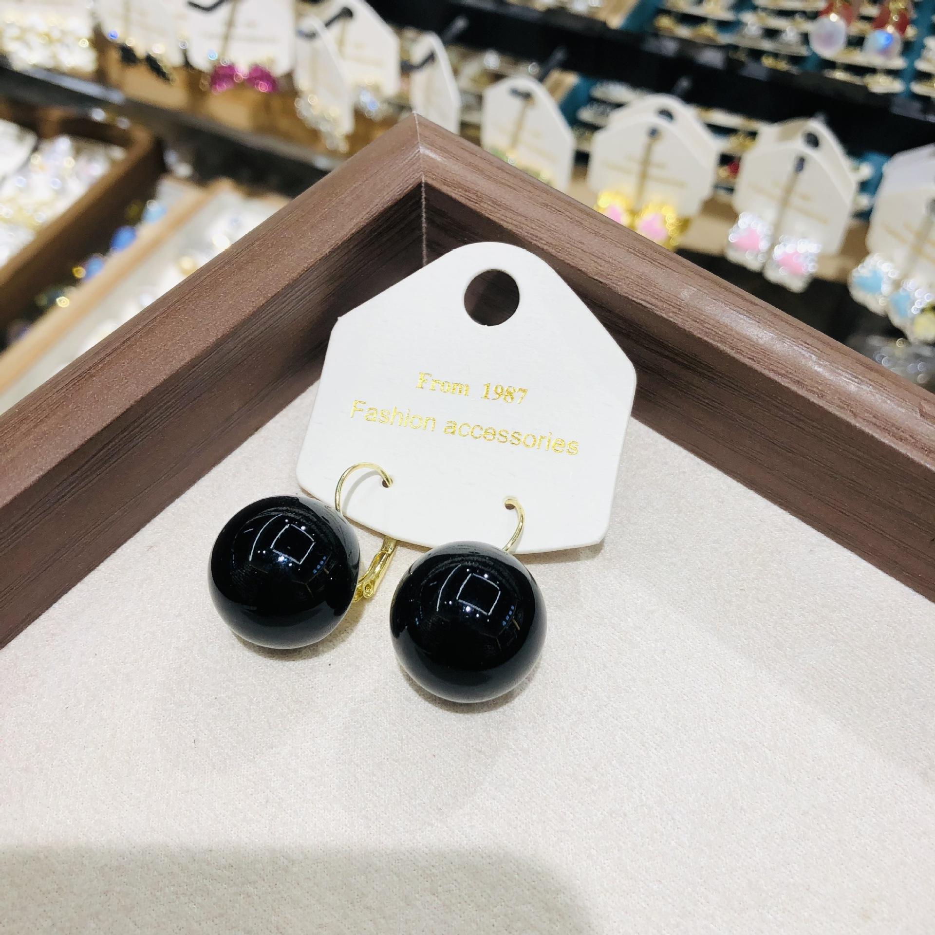 Korean Black Round Imitation Pearl Stud Earrings For Women Elegant Romantic Temperament Earrings Wedding Jewelry Gift