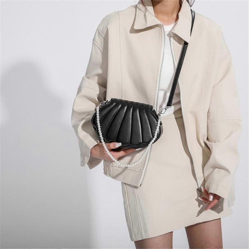 Women Shell Shape Shoulder Bag Female Beaded Handbag Purse PU Crossbody Bag Pearl Chain Tote Bag Lady Messenger Bag  Silver