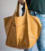 Retro European & American Soft Leather Large-Capacity Women's Tote Bag