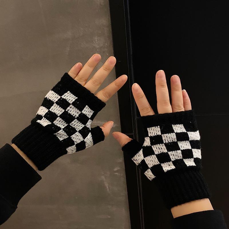 Black and white checkerboard half-finger gloves female couple knitting winter student writing cycling warm half typing tide