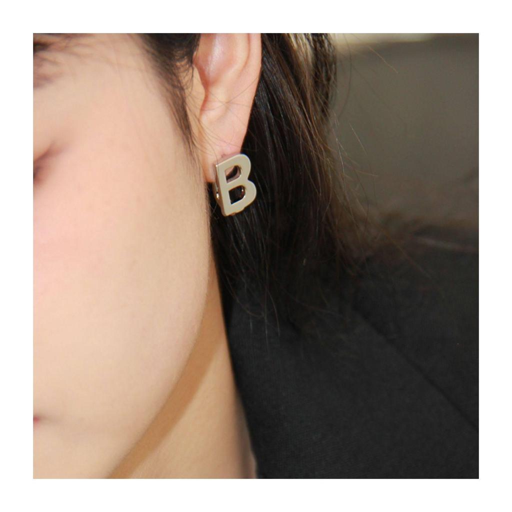 Brincos de Argola Geométricos com Letra B em Latão Amarelo 14K - Brincos Elegantes e Luxuosos para Mulheres