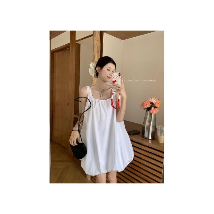 

White age-reducing bud dress women s spring new foreign style fashion loose and thin suspender short skirt tide S