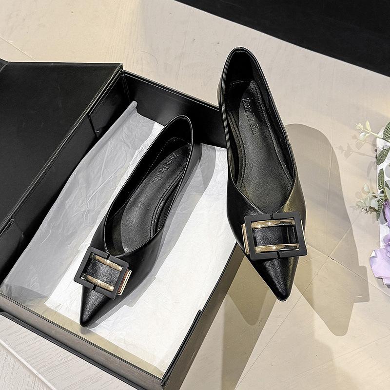 

Новые туфли-лодочки с темпераментом Сяосянфэн, женские остроносые туфли на плоской подошве с квадратной пряжкой, женские неглубокие туфли на мягкой подошве 40 чёрный