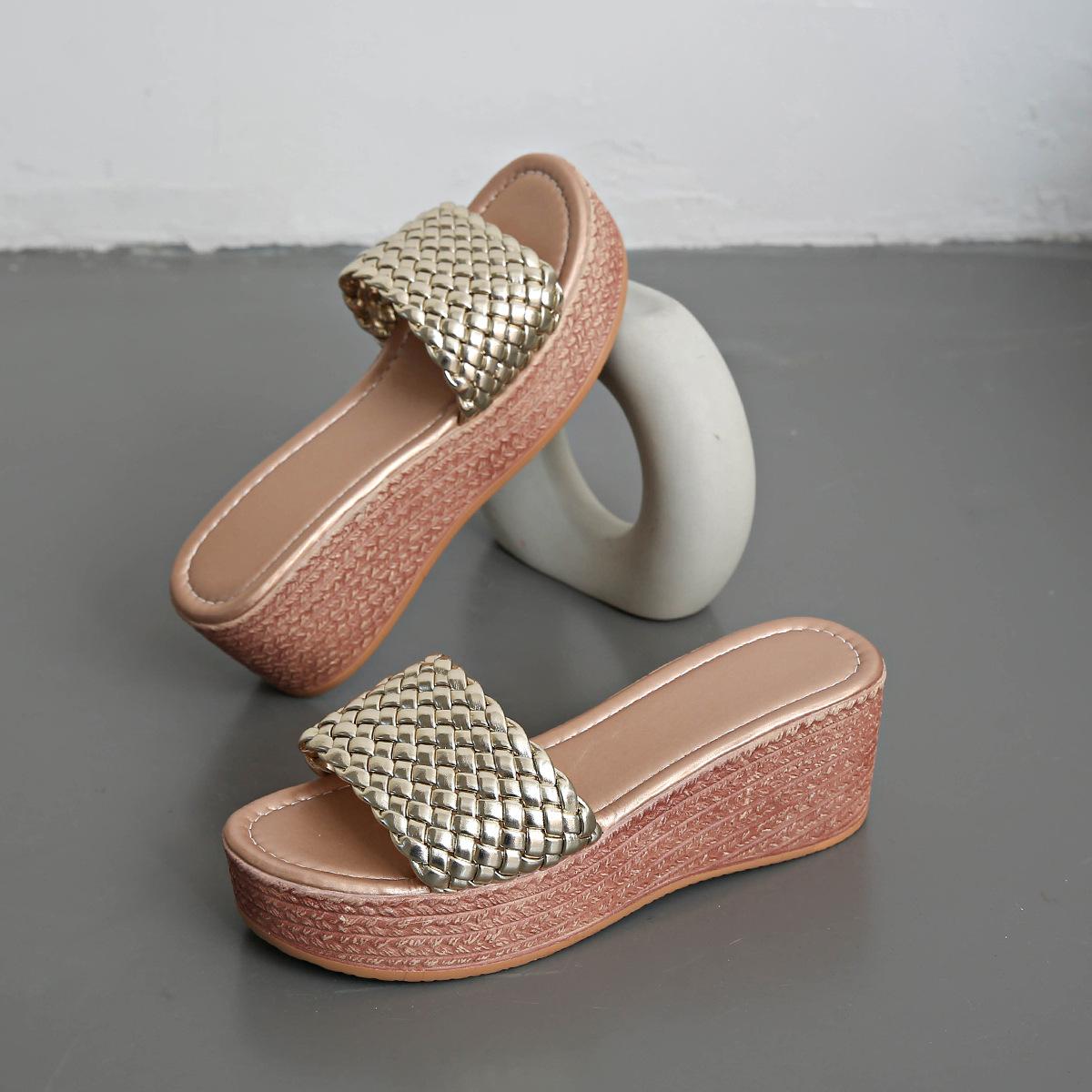 

Slippers women s 2025 summer platform sandals new height-increasing fashion muffin heels outer wear one-word sandals women 43