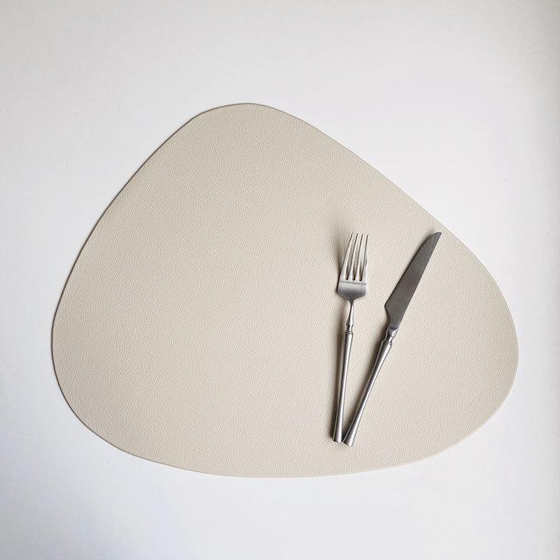 Pebble Faux Leather Triangle Placemat - Waterproof, Oil-proof, Heat Insulation, Christmas Decorative Mat