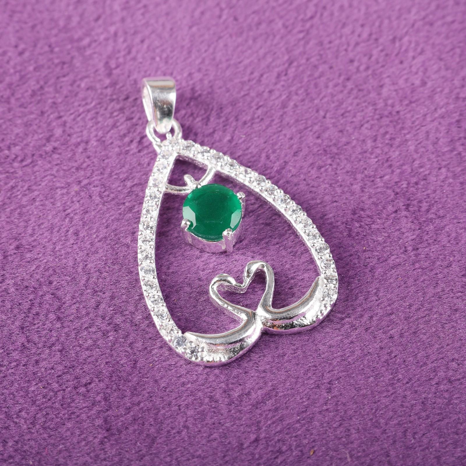 

Green Onyx Gemstone 925 Sterling Silver Jewelry Zircon Pendant 1.27 For Wedding CZP-4-11