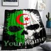 1 Stück Benutzerdefinierter Name Algerien Flaggenmuster Flanelldecke Geeignet für Alle Jahreszeiten für Heimdekoration Wärme und Komfort Geschenke Feiertagsgeschenk -HE20