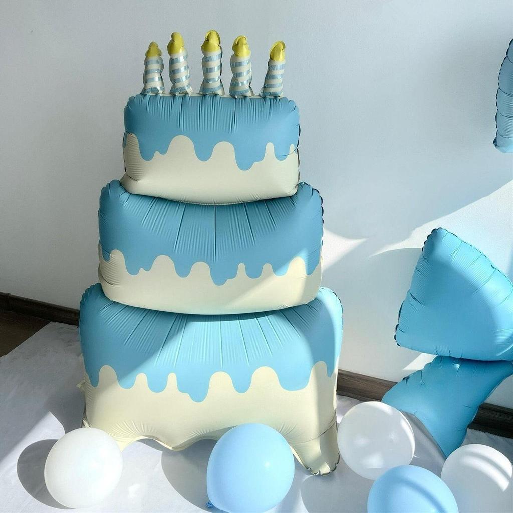 Sfondo con Palloncini a Forma di Torta Rosa Grande per la Festa del 1° Compleanno di una Bambina
