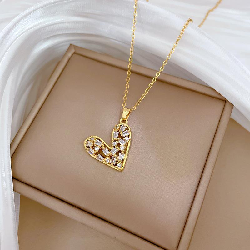 Synthetic Zircon Heart Pendant Necklace for Women 2025 New Fashion Jewelry