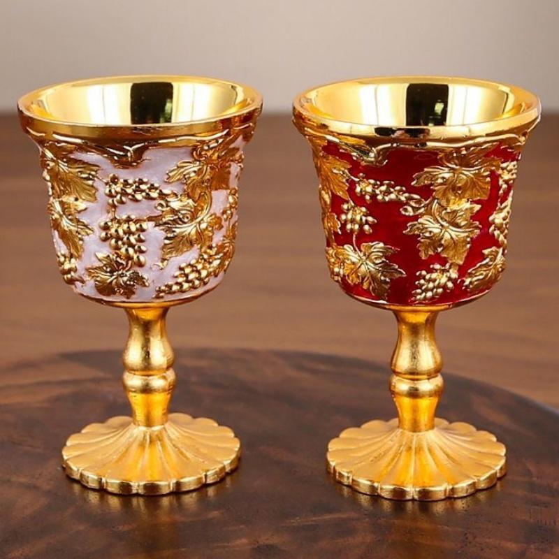 Mini Wine Glass, Multiple Colors Delicate Vintage Spirits Goblet, Alloy Portable Chalice Cup Friends Festive Decoration,1pcs