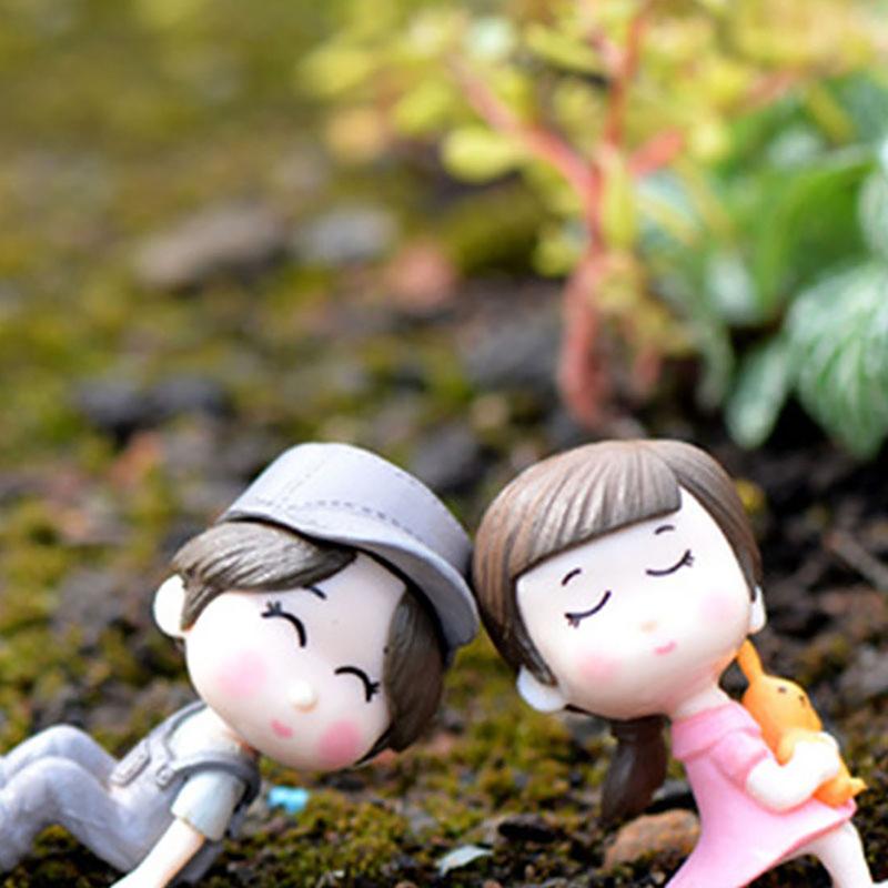 2Pcs Valentines Day Gift Girlfriend Boyfriend Lovers Couple Kiss Resin Doll Gift