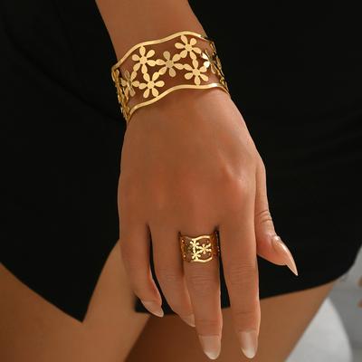 2025 New Wind Ladies Bracelet Ring Set Niche Metal Flower Design Bracelet Versatile Women