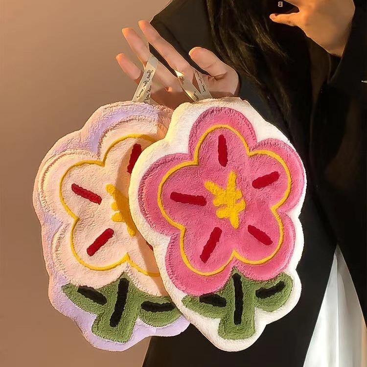 Cute Kitchen Bathroom Small Towel Coral Fleece Super Absorbent Hanging Hand Towel