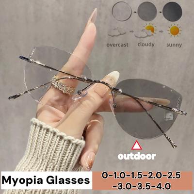 Ladies New Trend Photochromic Myopia Glasses Men Women Fashion UV Protection Eyeglasses Unisex Oval Frame Near Sight Eyewear