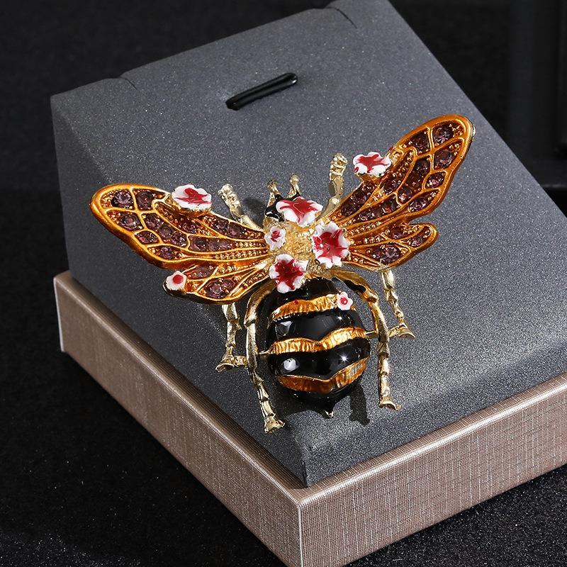 1PC Bee Brooch, Hand Painted Enamel Flowers, Sparkling Diamond Vintage Brooch