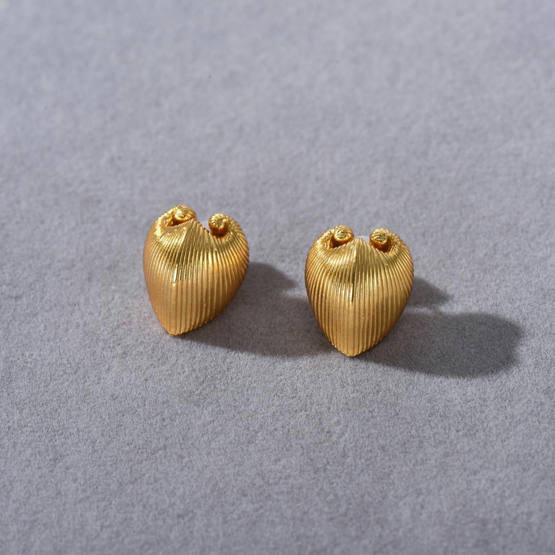 Premium Metal Brass Plated 18K Real Gold Love S925 Silver Needle Stud Earrings Trendy Fashion Light Luxury Earrings