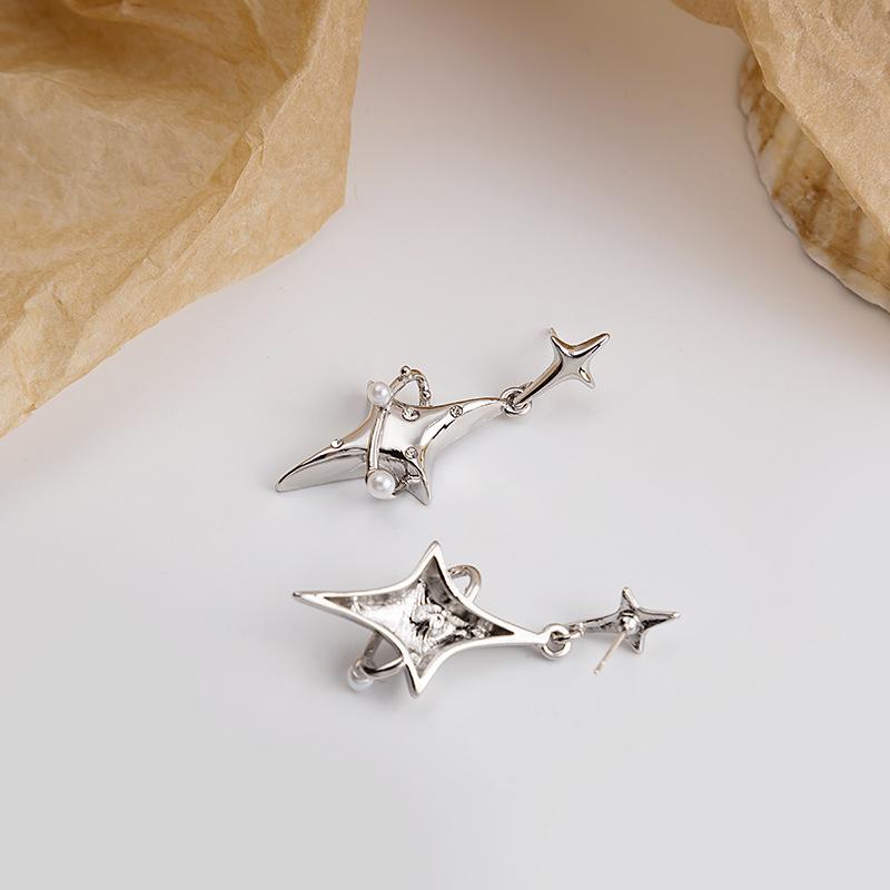 925 Creative High-End Temperament Girl Stud Earrings Slightly Inlaid With Pearl Starry Surround Personalized Earrings