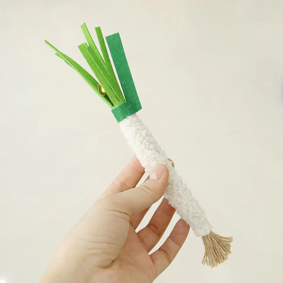

Eco-Friendly Cat Chew Toy 7g Matatabi Stick Felted Cat Mint Pillow Interactive Play Anxiety Relief with Jute Rope for Cat Play