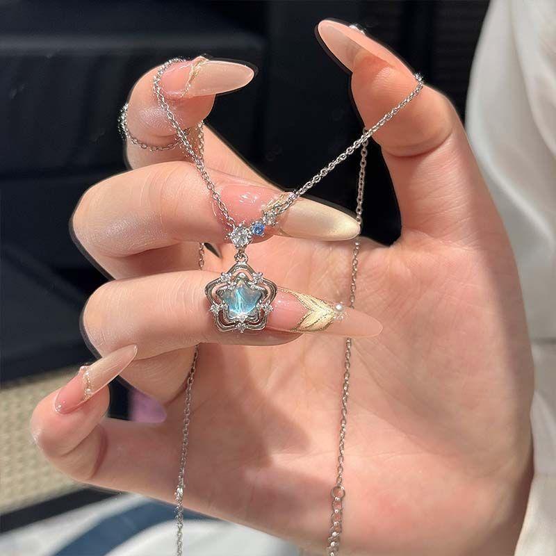 New light luxury versatile ocean heart necklace, high-end design exquisite temperament, give girlfriend friend collarbone chain