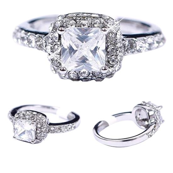 Women's Engagement Bridal Wedding Band Shiny Luxury Square Rhinestone Ring Gift