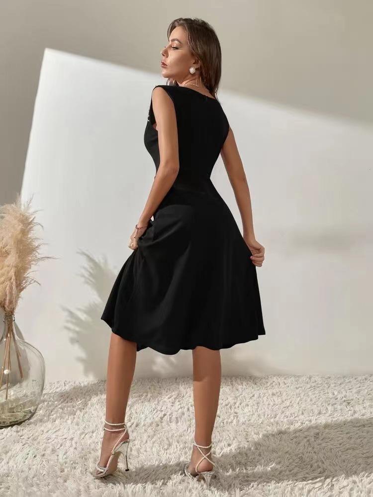 2024 Summer Women's Sleeveless Beaded Slimming Round Neck Dress
