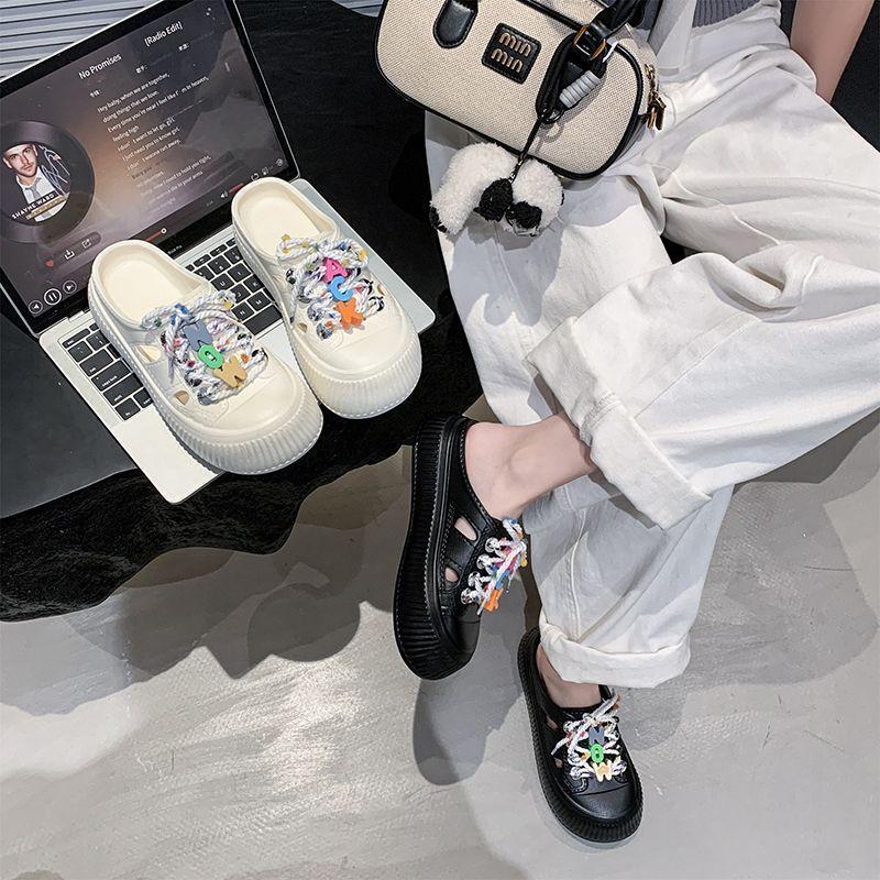 Soft bottom stepping on shit feeling wearing beach cool slippers women's 2025 summer new fashion versatile hole shoes thick sole