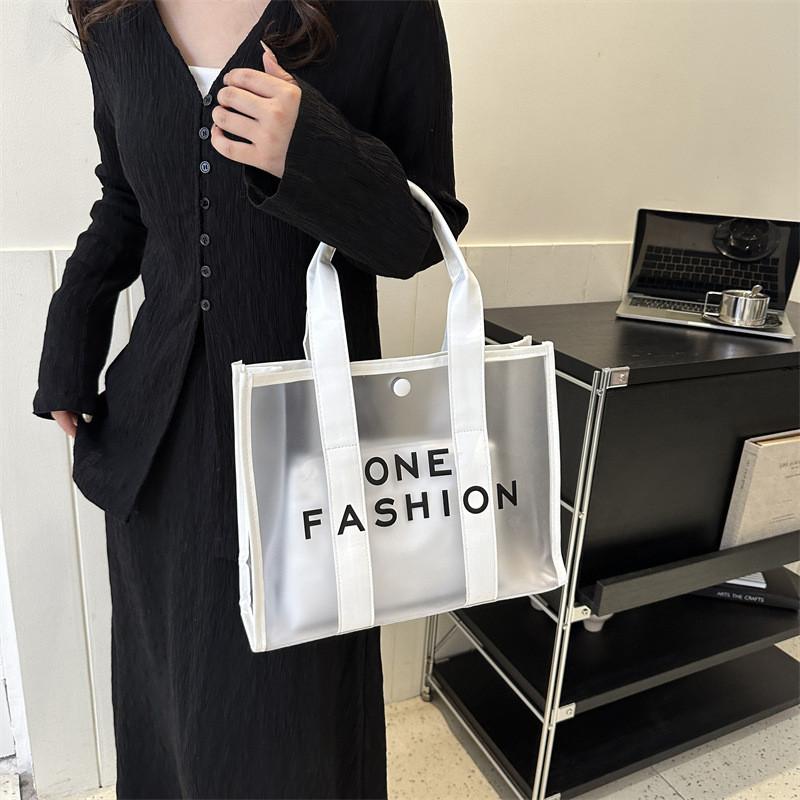 Stylish Casual Commuter Tote Bag Large Capacity Chic Design Ideal For Everyday Use