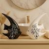 Ceramiczna Nowoczesna Minimalistyczna Czarno-Biała Figurka Artystyczna Ryba Miłości|Piękny Wystrój Domu-(Zestaw 2 szt., Czarny i Biały)