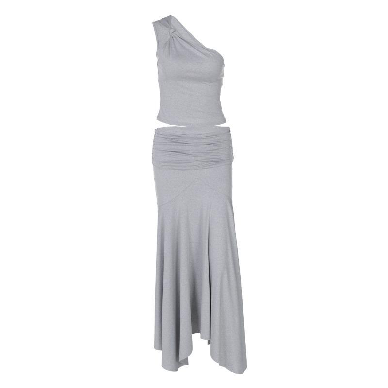 Women's Solid Color Slanted Shoulder Sleeveless Exposed Navel Small Vest Top High Waist Pleated Skirt Two-piece Set