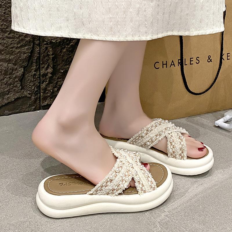 Premium cool slippers women's summer outer wear 2025 new thick-bottomed fashion cross-casual one-word beach cool slippers