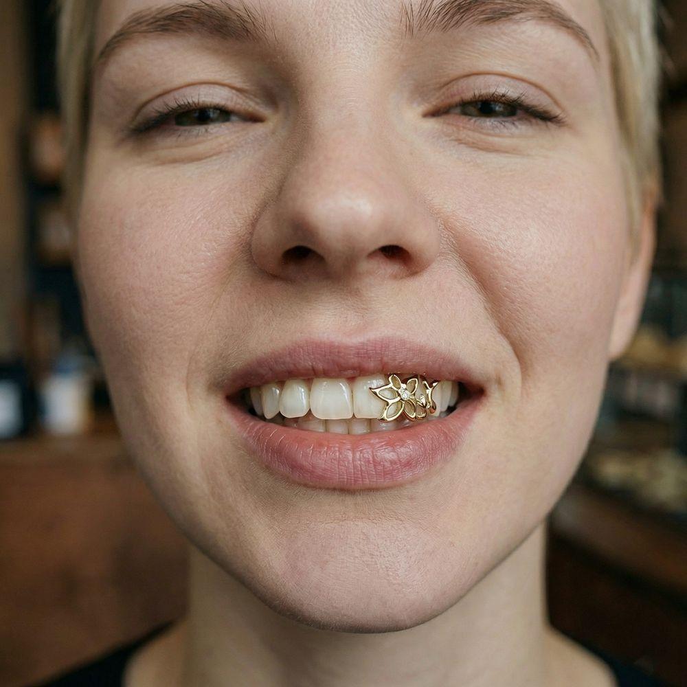 New Glossy Finish Double Hollow Flower Grillz Silver Gold Teeth Grillz Vintage Copper Irregular Shape Tooth Grills Cosplay