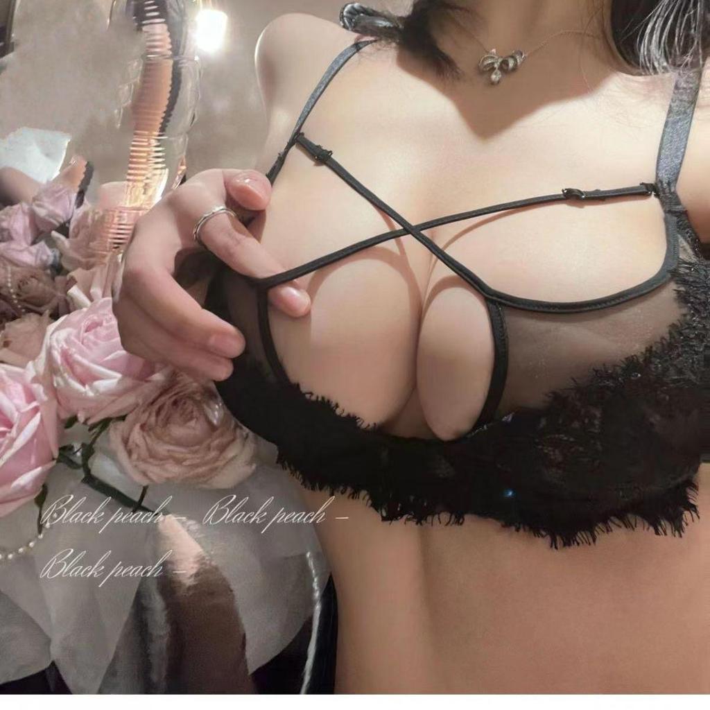 "Seductive Lace Cross-Strap Bra Set for Large Busts - Lightweight, Breathable Summer Design"